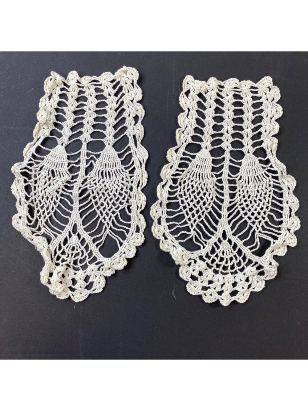 Set of 2 Vintage Handcrafted White Crochet Lace Peacock Feather Doilies